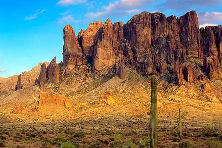 Photo of Superstition Mountain in Arizona